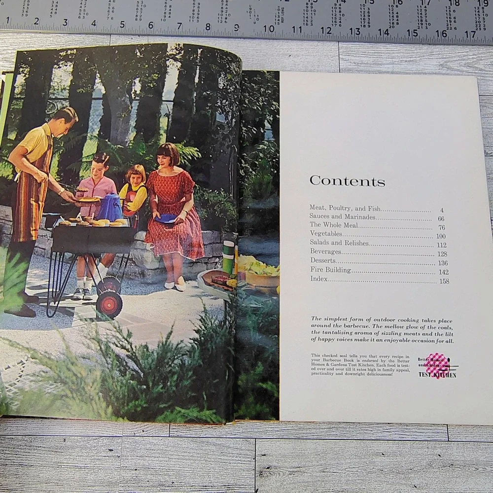 Better Homes and Gardens Barbecue Book Cookbook 1967 2nd Print HC VERY GOOD‎